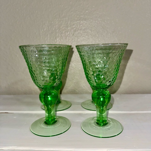 Artland Iris Seeded Style 10 Oz. Goblets (set Of 4) - Picture 2 of 7